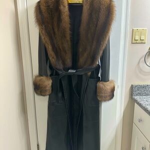 Elegant Real Leather Black Trench Coat with Real Brown Fur Trim